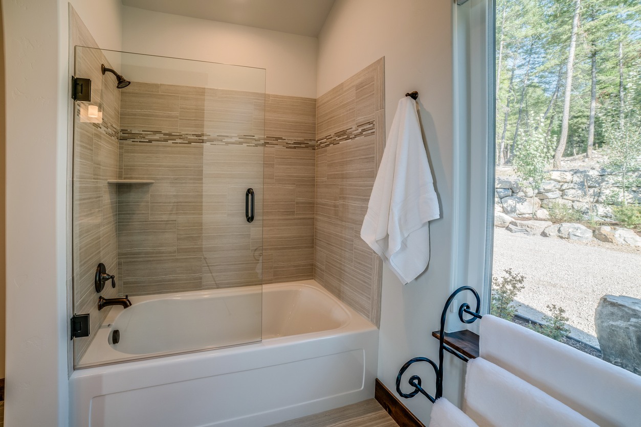 Shower & Tub Installation in Rice Lake